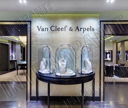 Пол из Французскго мрамора в бутике Van Cleef & Arpels